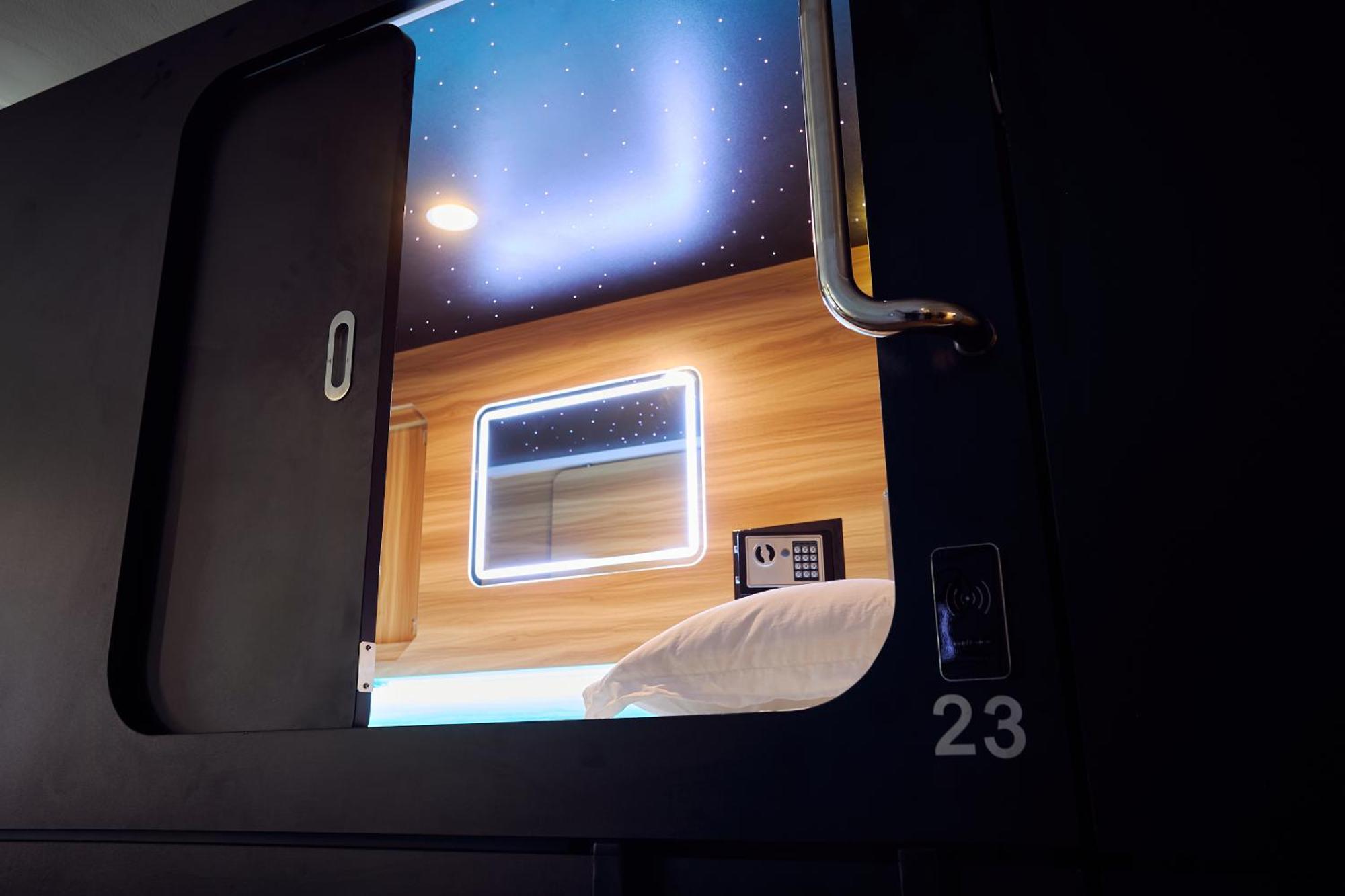 Capsule Hotel Montréal Eksteriør billede