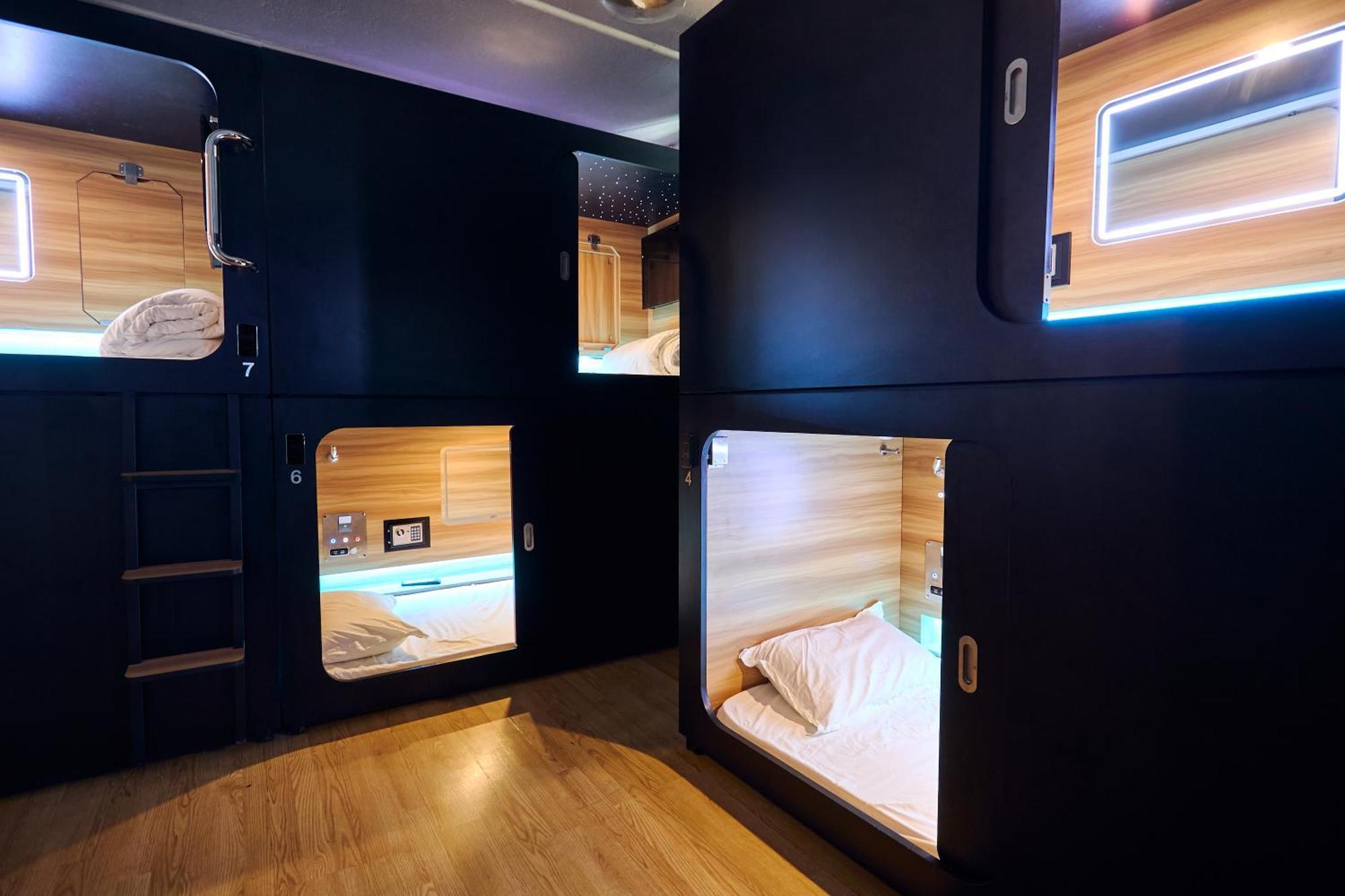 Capsule Hotel Montréal Eksteriør billede
